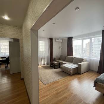 Сдается 1-комнатная квартира, 51,7 м²