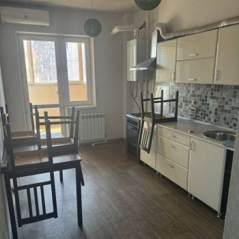 Сдается 1-комнатная квартира, 50 м²