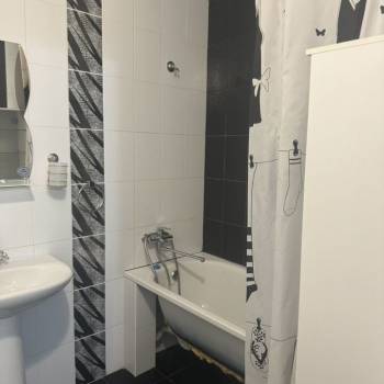 Сдается 1-комнатная квартира, 50 м²