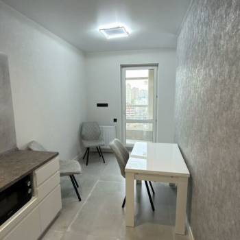 Продается 1-комнатная квартира, 40 м²