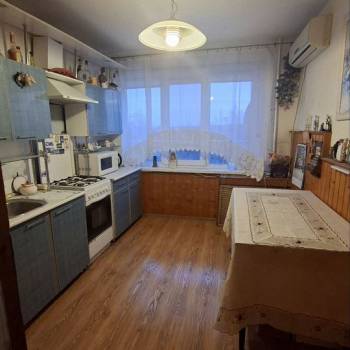 Продается 3-х комнатная квартира, 58 м²