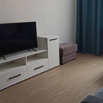 Продается 1-комнатная квартира, 42 м²