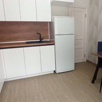 Продается 1-комнатная квартира, 42 м²