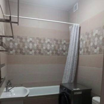Продается 1-комнатная квартира, 42 м²