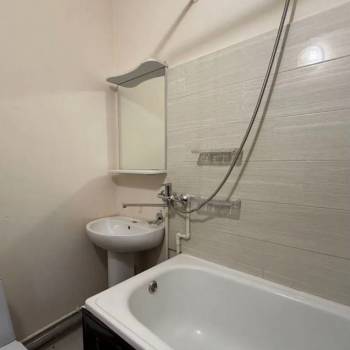 Сдается 1-комнатная квартира, 52 м²