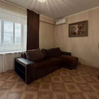 Сдается 1-комнатная квартира, 52 м²