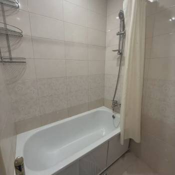 Сдается 1-комнатная квартира, 50 м²