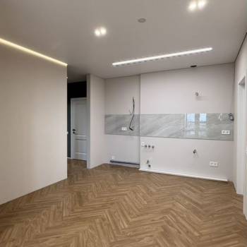 Продается Многокомнатная квартира, 80 м²