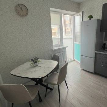 Продается 1-комнатная квартира, 37 м²