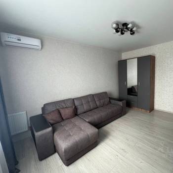 Продается 1-комнатная квартира, 37 м²