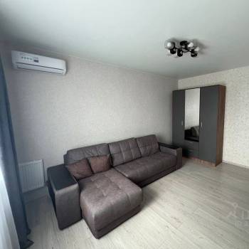 Продается 1-комнатная квартира, 37 м²