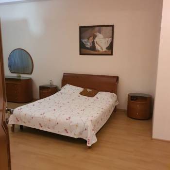 Сдается 2-х комнатная квартира, 100 м²