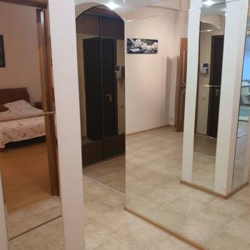 Сдается 2-х комнатная квартира, 100 м²