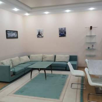 Сдается 2-х комнатная квартира, 100 м²
