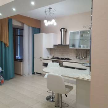 Сдается 2-х комнатная квартира, 100 м²