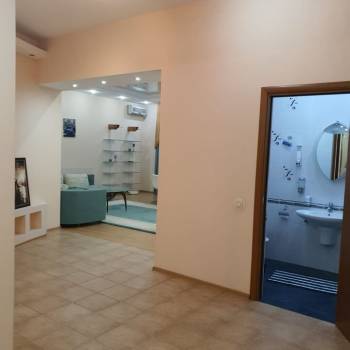 Сдается 2-х комнатная квартира, 100 м²