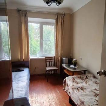 Продается Многокомнатная квартира, 58,3 м²