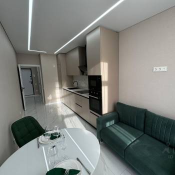 Продается 1-комнатная квартира, 42 м²