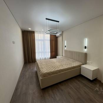 Продается 1-комнатная квартира, 42 м²