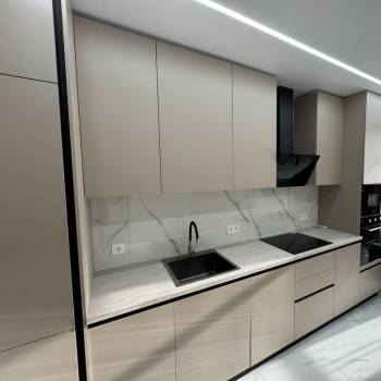 Продается 1-комнатная квартира, 42 м²