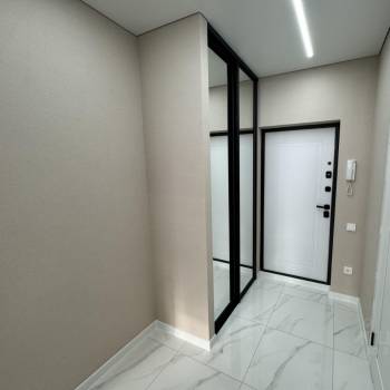 Продается 1-комнатная квартира, 42 м²