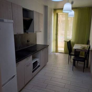 Сдается 1-комнатная квартира, 42 м²
