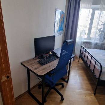 Продается Многокомнатная квартира, 100 м²