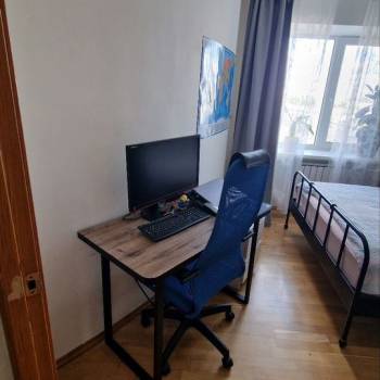 Продается Многокомнатная квартира, 100 м²