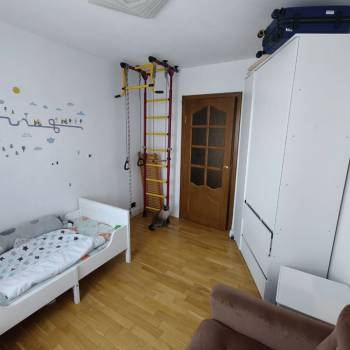 Продается Многокомнатная квартира, 100 м²