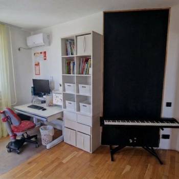 Продается Многокомнатная квартира, 100 м²