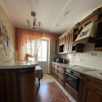 Продается 2-х комнатная квартира, 82 м²
