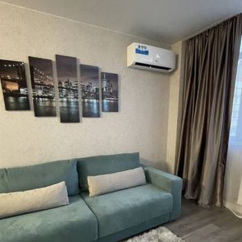 Сдается 1-комнатная квартира, 55 м²