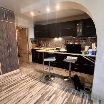 Продается 1-комнатная квартира, 37 м²