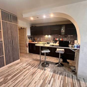 Продается 1-комнатная квартира, 37 м²