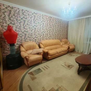 Продается 1-комнатная квартира, 42 м²