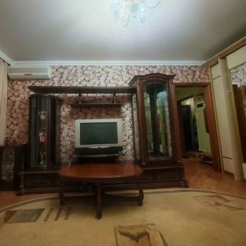Продается 1-комнатная квартира, 42 м²