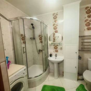 Продается 1-комнатная квартира, 42 м²