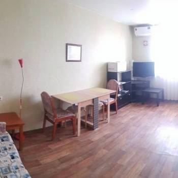 Продается 1-комнатная квартира, 40 м²