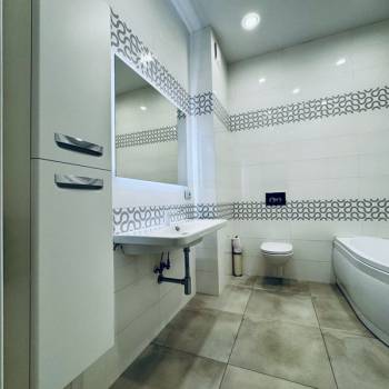 Продается 2-х комнатная квартира, 77,3 м²