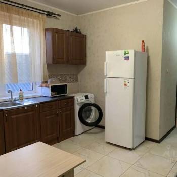 Сдается 1-комнатная квартира, 55 м²