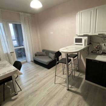Сдается 1-комнатная квартира, 50 м²