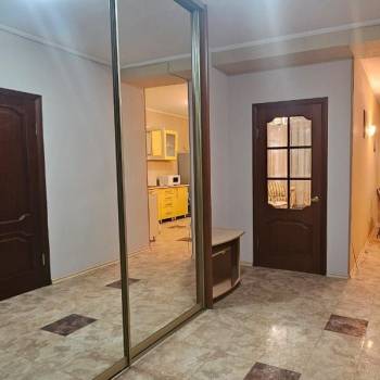 Сдается 1-комнатная квартира, 51,1 м²