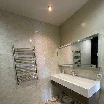 Сдается 2-х комнатная квартира, 77 м²