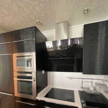 Сдается 2-х комнатная квартира, 77 м²