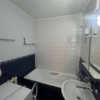 Продается Многокомнатная квартира, 77,7 м²