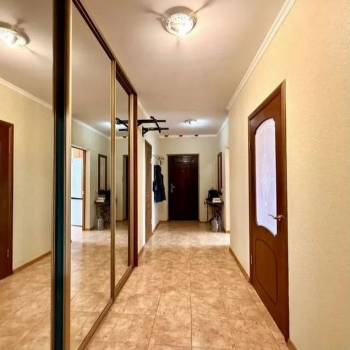 Продается 2-х комнатная квартира, 70 м²