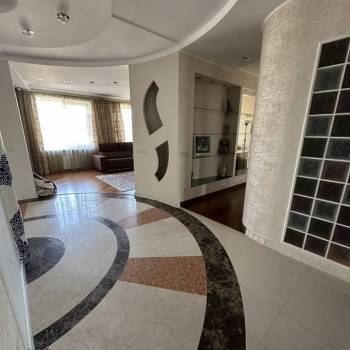 Сдается Многокомнатная квартира, 125 м²