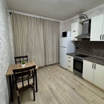 Продается 1-комнатная квартира, 38 м²