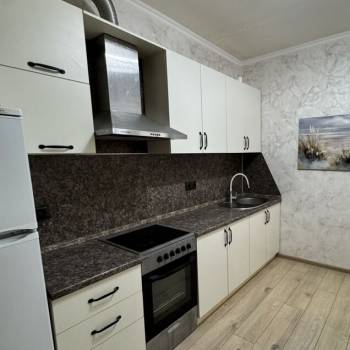 Продается 1-комнатная квартира, 38 м²