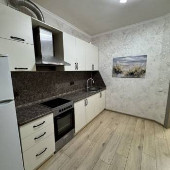 Продается 1-комнатная квартира, 38 м²